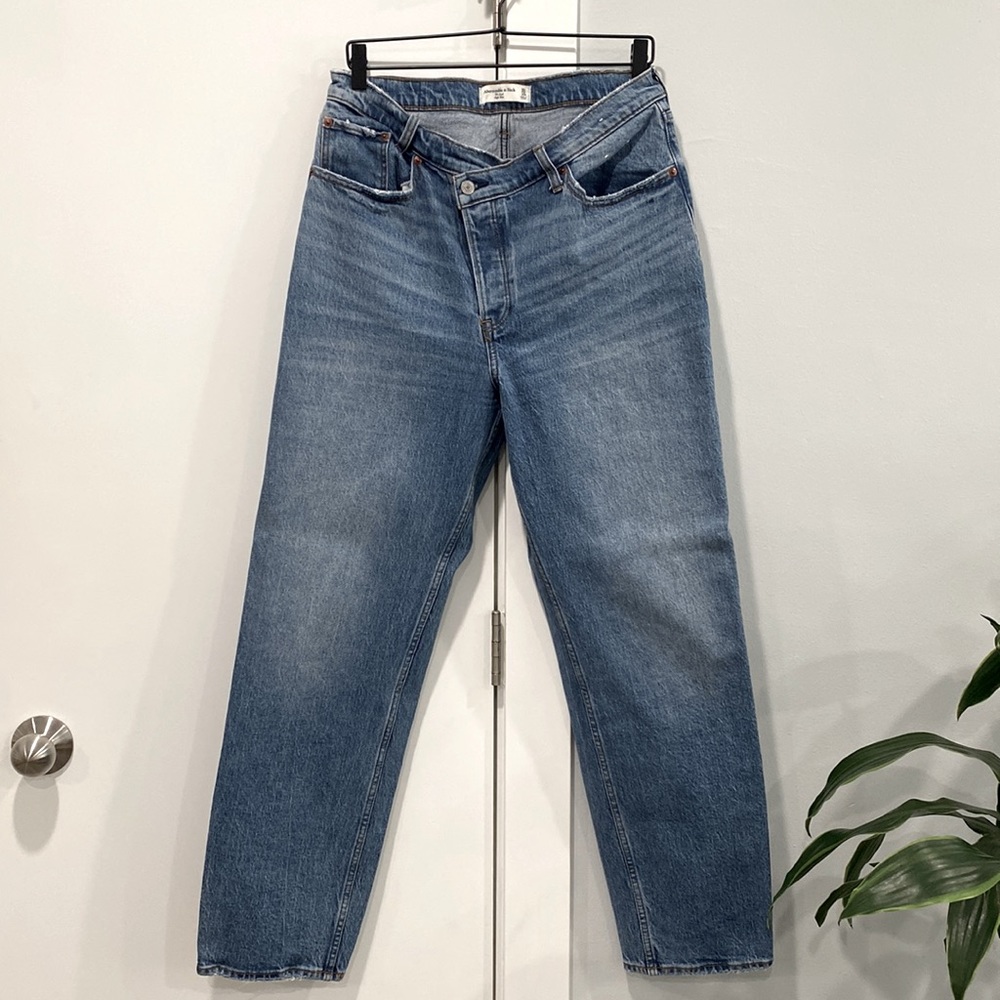 Abercrombie The Dad High Ride Jeans